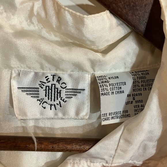 Vintage Black and White Men's Windbreaker - Picture 2 of 5